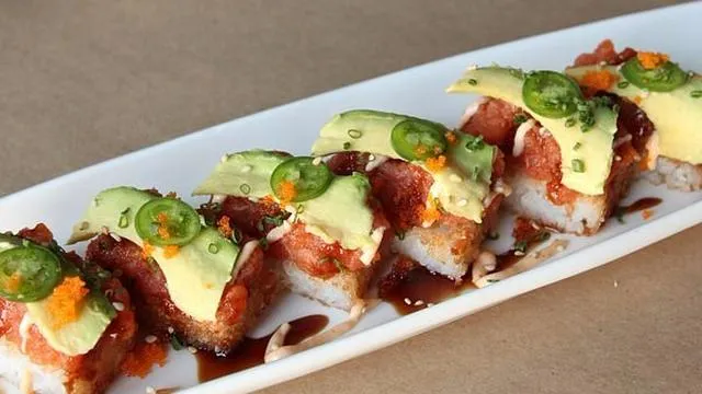 Thousand Wok Asian Bistro & Sushi Bar